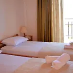 Anna\'S First Floor Apartment